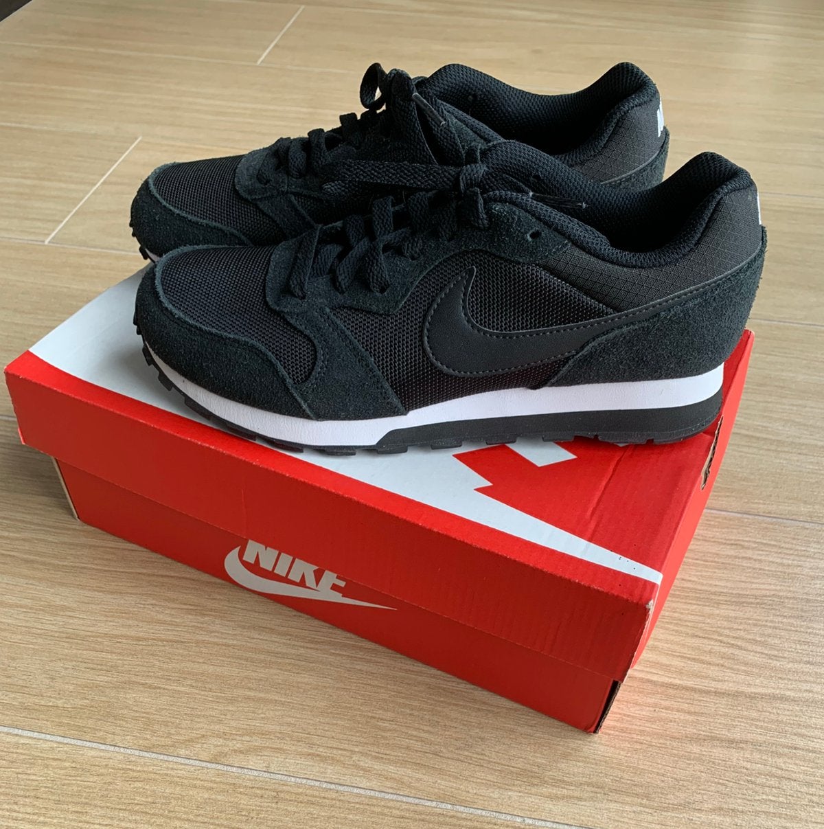 Nieuwe WMNS Nike MD Runner 2 sneakers in doos maat 38, Zwart, Nike, Nieuw, Ophalen of Verzenden
