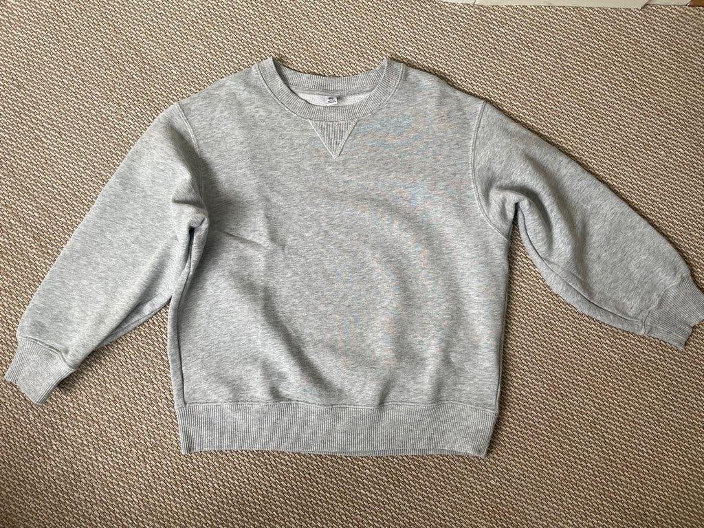 Lichtgrijs sweatshirt Uniqlo 5 - 6 jaar, Ophalen of Verzenden, Zo goed als nieuw, Uniqlo, Jongen of Meisje