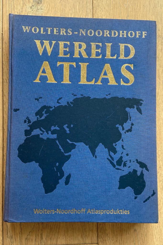 Wereldatlas Wolters-Noordhoff, Gelezen, Overige atlassen, Ophalen of Verzenden, 1800 tot 2000