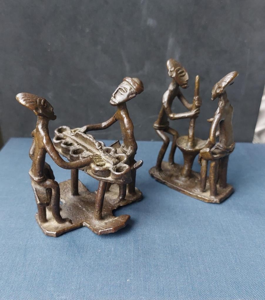 Ashanti Bronsjes, Verzenden