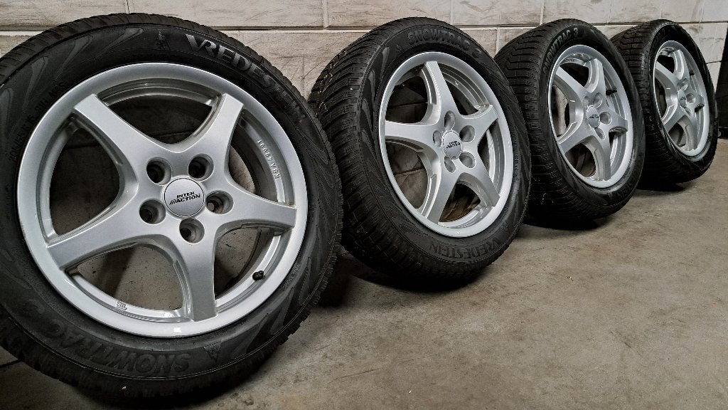 Winterbanden Auris Corolla Verso SX4 IS200 Sedici 205/55/16, Auto-onderdelen, Gebruikt, 16 inch, Banden en Velgen, Personenwagen