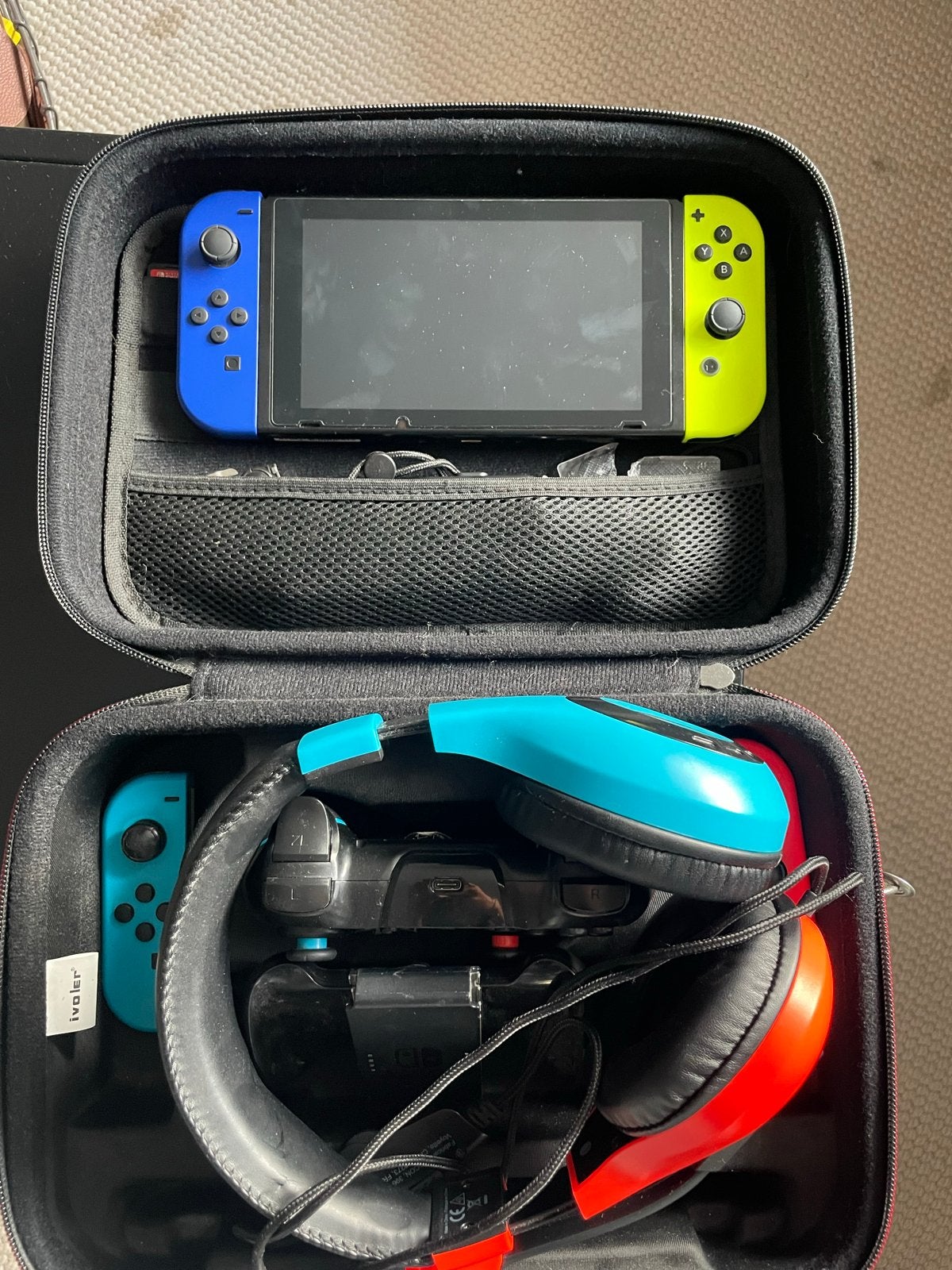 Nintendo Switch compleet met controllers, games en accessoir, Ophalen, Switch Original, Met 3 controllers of meer, Gebruikt