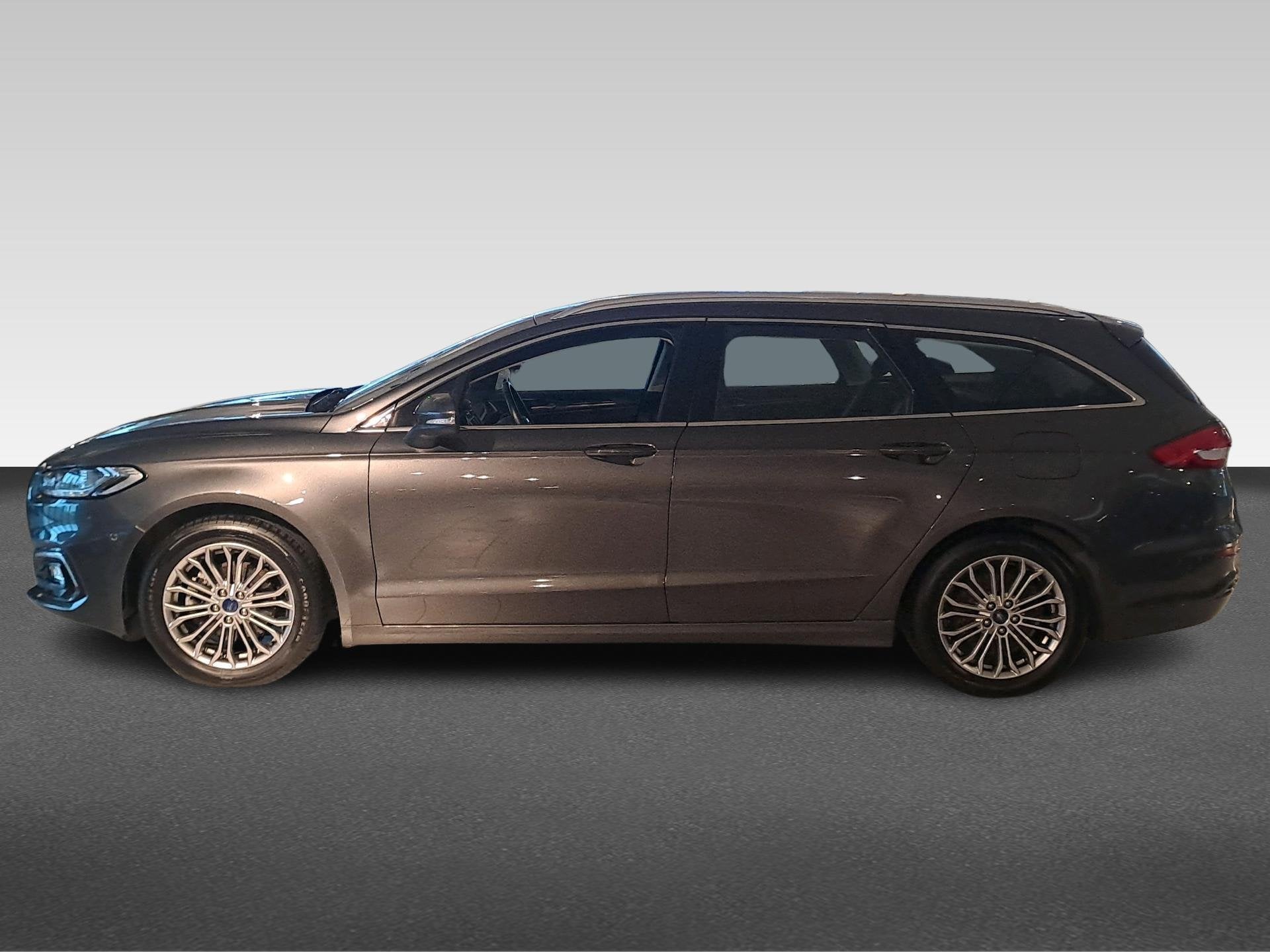 Ford Mondeo Wagon 2.0 HEV 187pk eCVT Titanium, Auto's, Mondeo, Stoelverwarming, Stationwagon, Hybride Elektrisch/Benzine