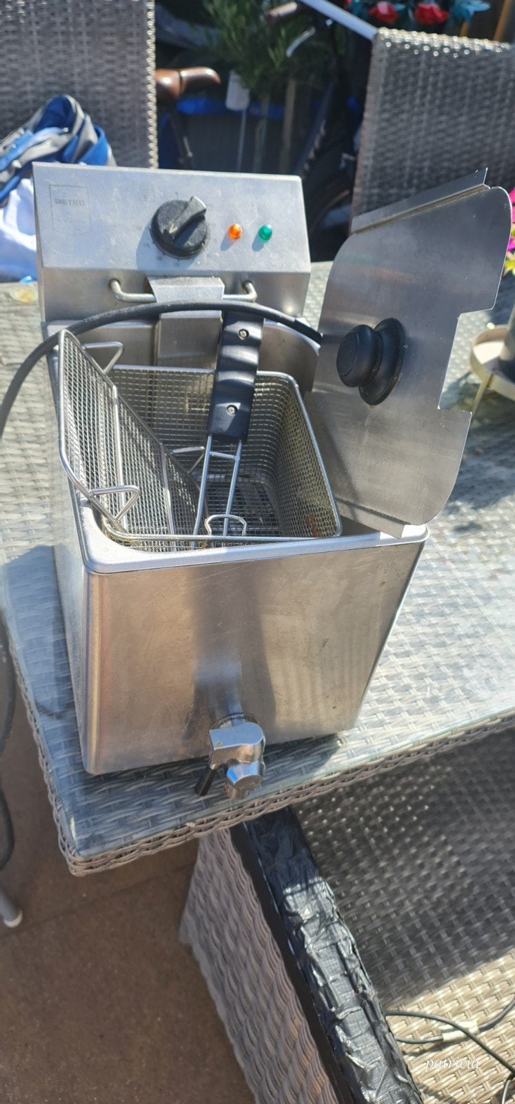 Metro Professional Friteuse - RVS, Gebruikt, 4 liter of meer, Ophalen, Gebruikt, Uitneembare binnenpan
