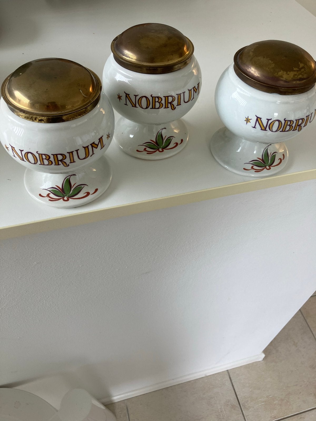 3 antieke apothekerspotjes . € Samen € 10.00 p.st- Zenith, Ophalen of Verzenden