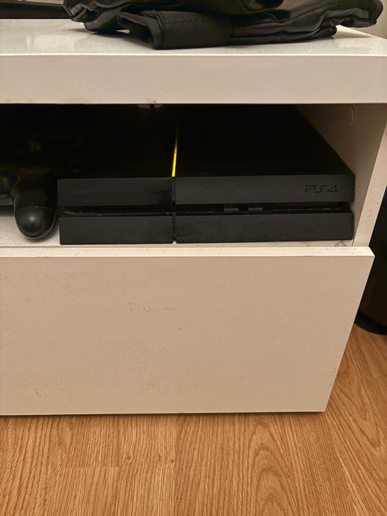 Ps4 bieden, Ophalen of Verzenden, Zo goed als nieuw, Met 1 controller, Original