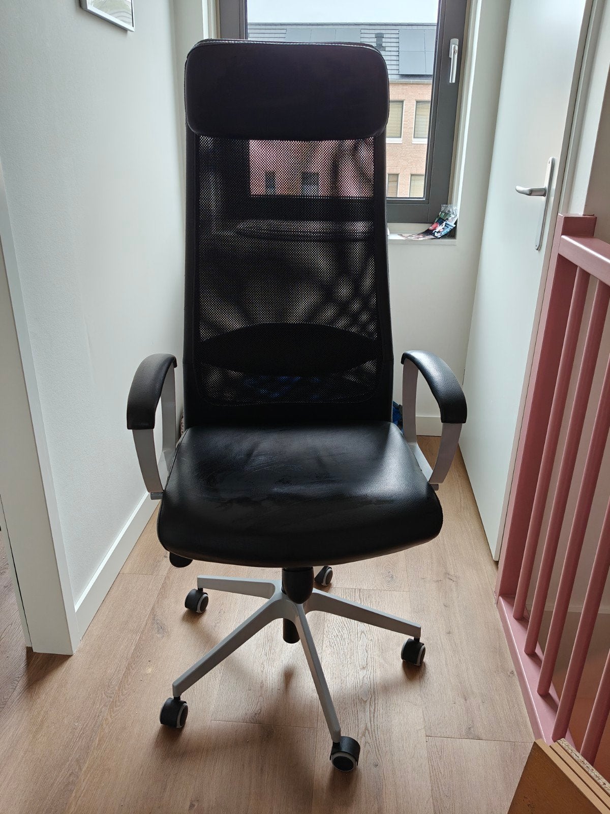 Zwarte Bureaustoel - Ikea Markus, Huis en Inrichting, Bureaustoelen, Ophalen, Gebruikt, Zwart, Bureaustoel