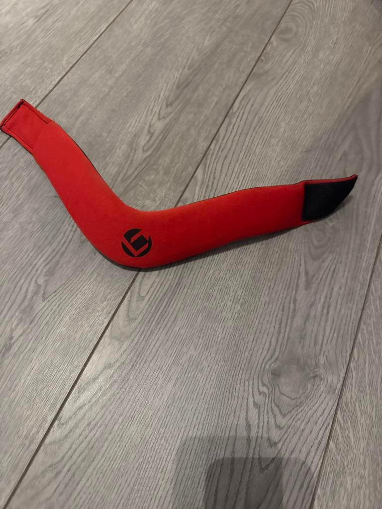 Keel Protector  keeper Hockey Beschermer Rood/Zwart, Sport en Fitness, Hockey, Verzenden, Zo goed als nieuw, Kleding