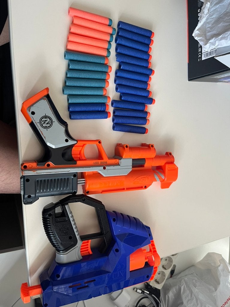 Set van 2 Nerf Blasters + ruim 25 pijltjes! (N-Strike Elite), Ophalen of Verzenden, Zo goed als nieuw