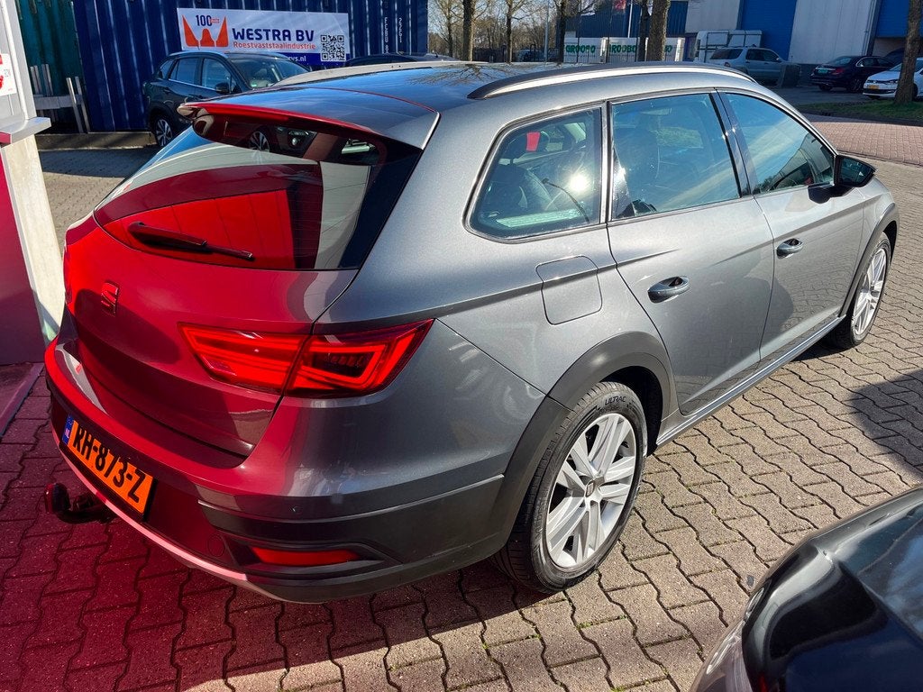 Seat Leon ST 1.6 TDI 116pk X-PERIENCE / Nieuwe distributieri, Auto's, Seat, Voorwielaandrijving, Gebruikt, 4 cilinders, Leon