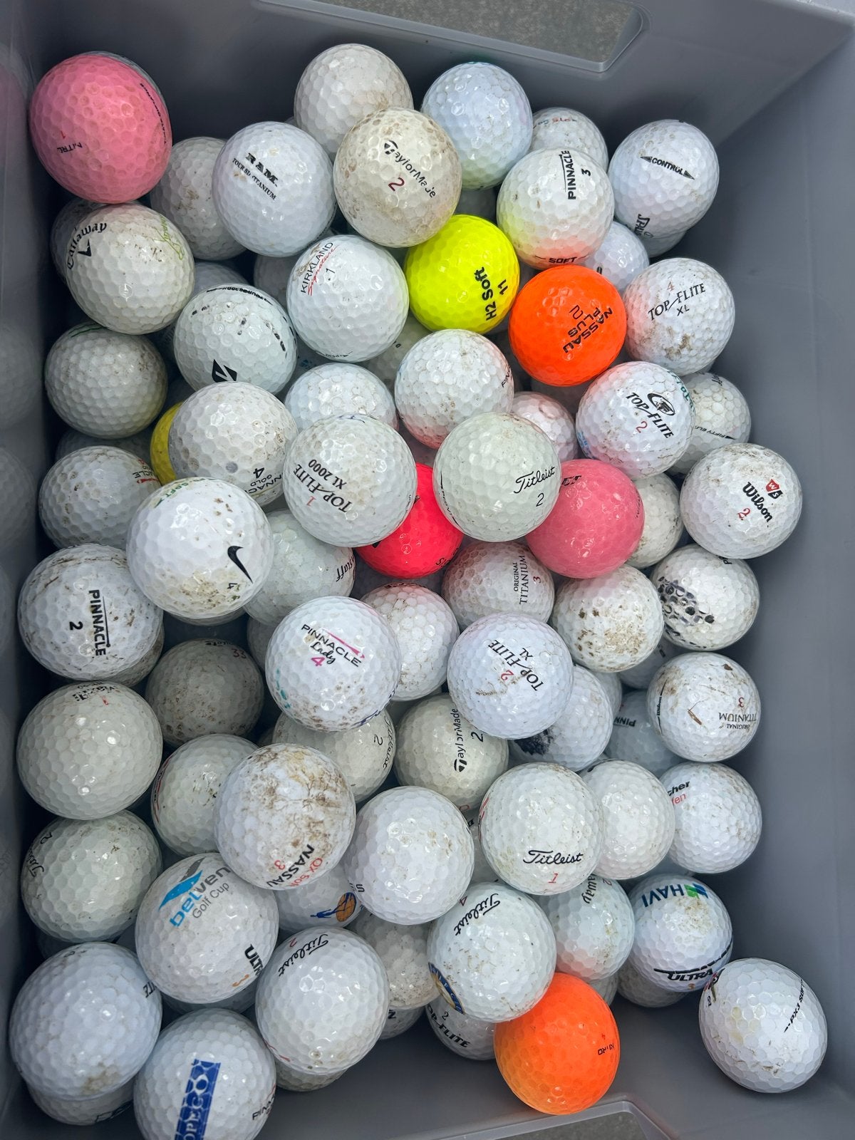 Grote partij gebruikte golfballen van diverse merken x 200, Sport en Fitness, Ophalen, Gebruikt, Bal(len), Overige merken