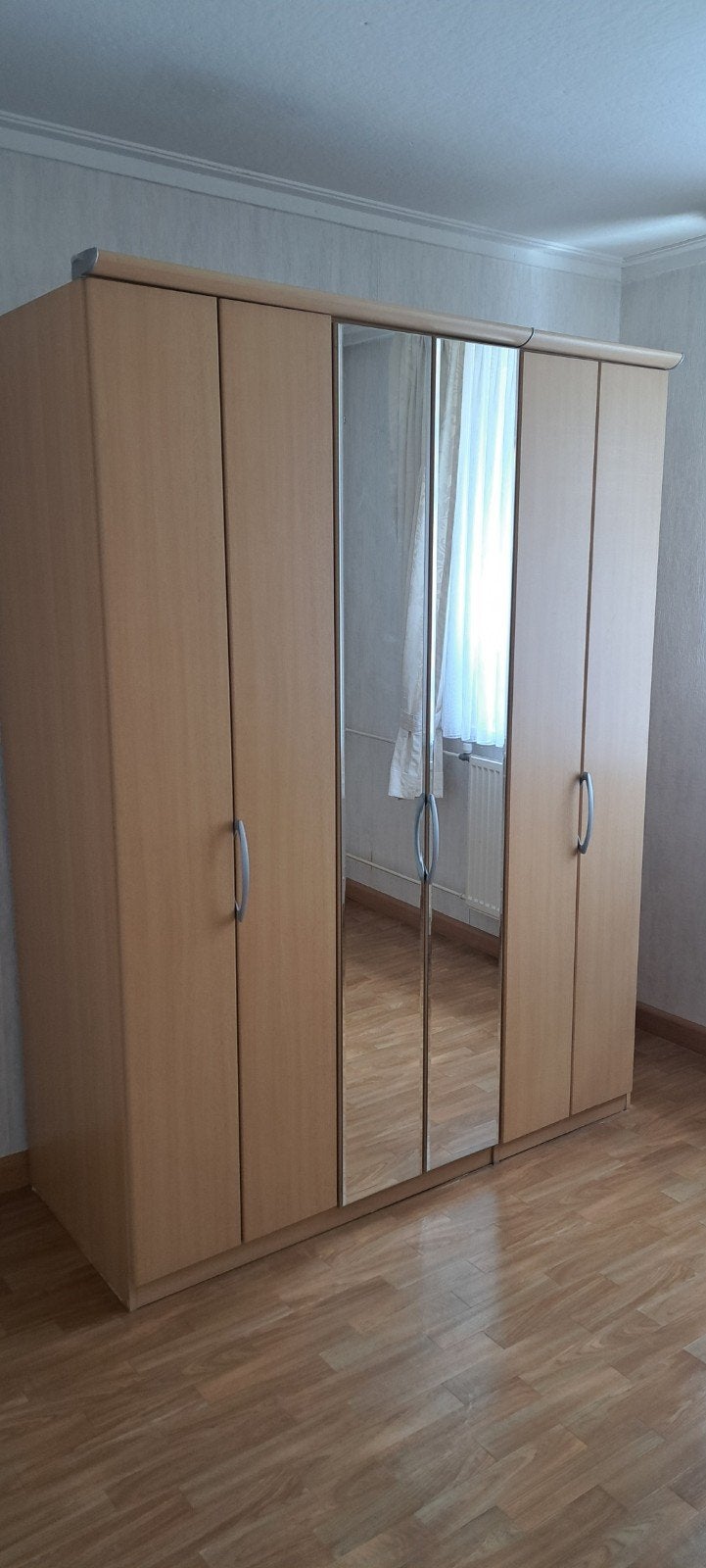 Ruime kledingkast met 2 spiegeldeuren – 150 cm breed, Huis en Inrichting, Kasten | Kledingkasten, Ophalen, Gebruikt, 100 tot 150 cm