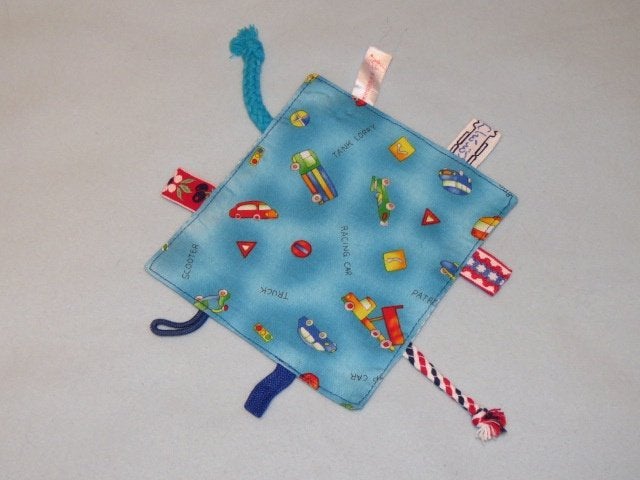 Nieuw handgemaakt labeldoekje knuffeldoekje voertuigen 3, Handgemaakt, Overige typen, Blauw, Nieuw