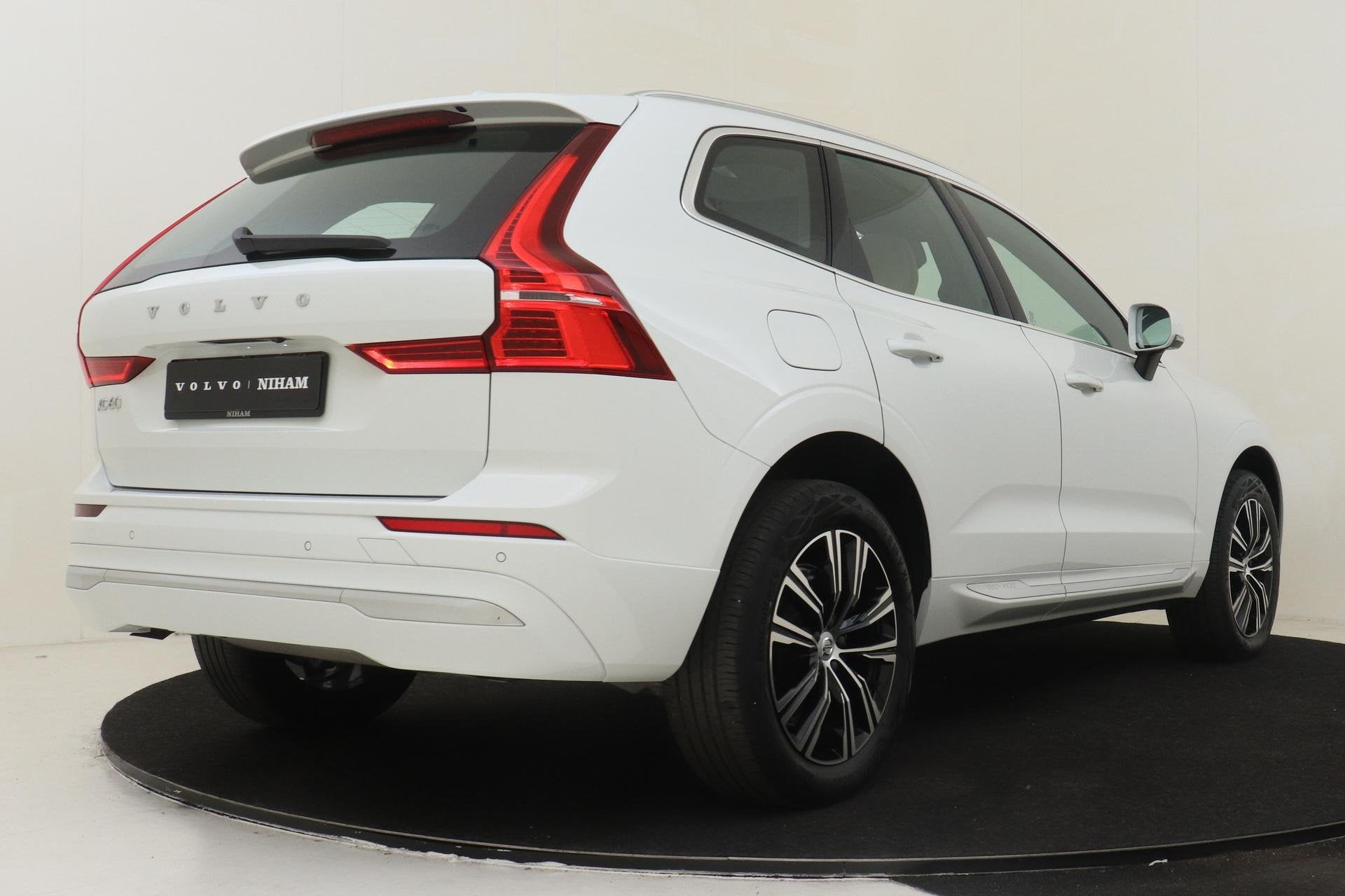 Volvo XC60 T6 PLUG-IN HYBRID AWD INSCRIPTION -PANO.DAK|BOWER, Auto's, 12 maanden, Gebruikt, Euro 6, XC60
