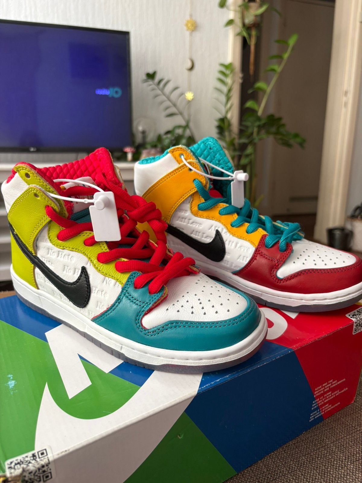Nike SB Dunk High x FroSkate 'All Love No Hate' - Maat 38.5, Ophalen of Verzenden, Nieuw, Overige kleuren