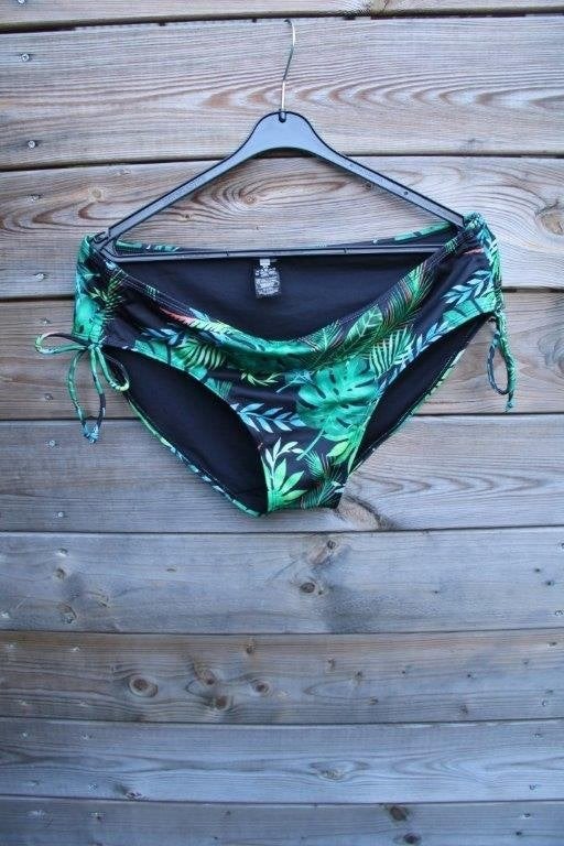 Bikini zwart/ groen mt XL 85E Vaste prijs, Ophalen of Verzenden, Zo goed als nieuw, Zwart, Bikini