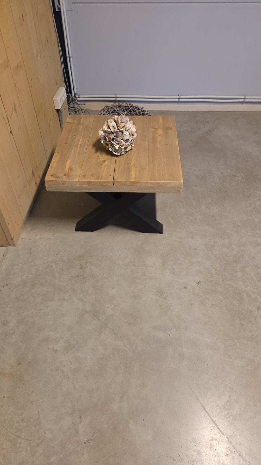 Robuuste salontafel van massief hout met X-poten, 50 tot 100 cm, Vierkant, 50 tot 100 cm, Zo goed als nieuw