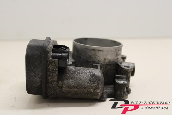 Gasklephuis van een Opel Vectra, Gebruikt, -, -, Opel