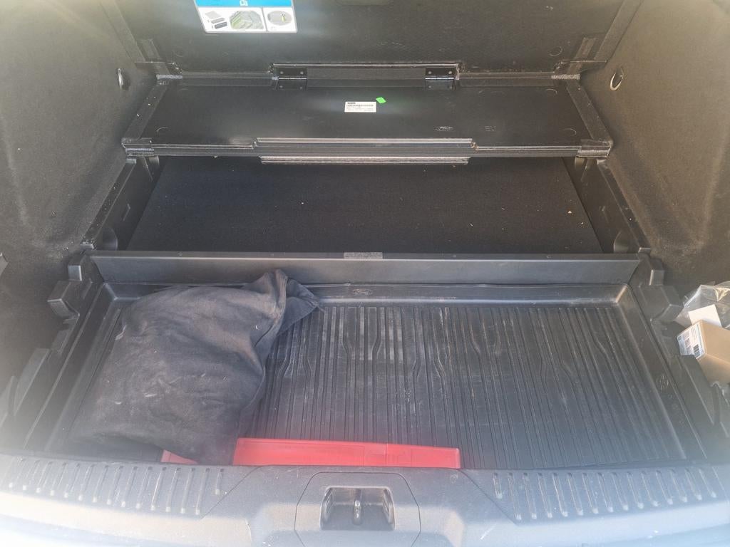 Foto 18 van Ford Focus 1.0 Ecoboost Hybrid  NOV 2022 CARPLAY DRAADLOOS