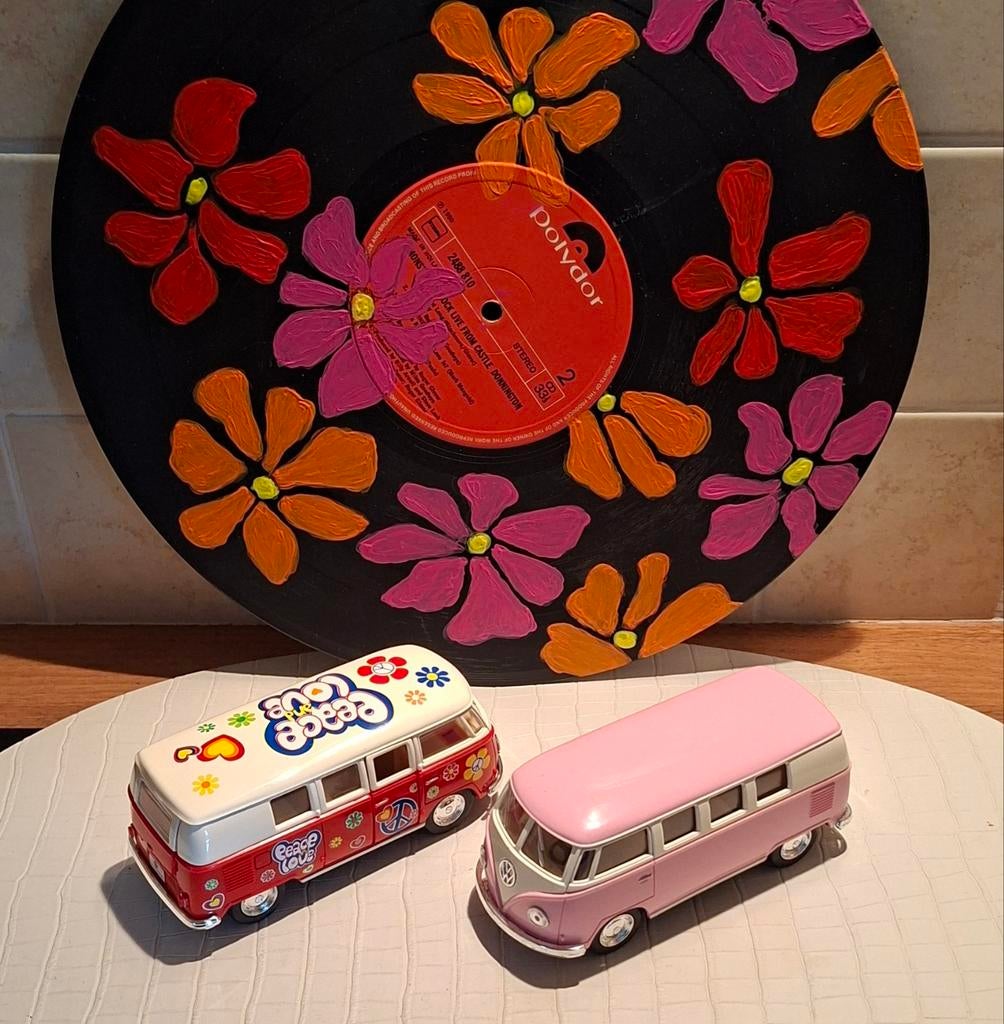 Kinsmart VW classical busjes 1962, Hobby en Vrije tijd, Modelauto's | 1:32, Ophalen of Verzenden, Zo goed als nieuw, Auto, Overige merken