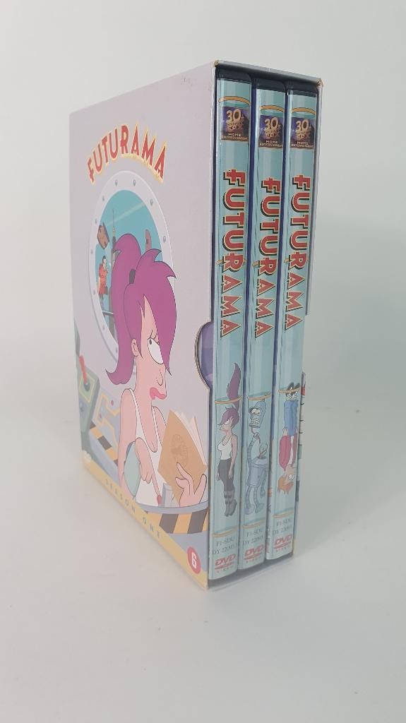 Futurama DVD box Seizoen 1, 3 DVD in doos. 8B11, Alle leeftijden, Ophalen of Verzenden, Gebruikt