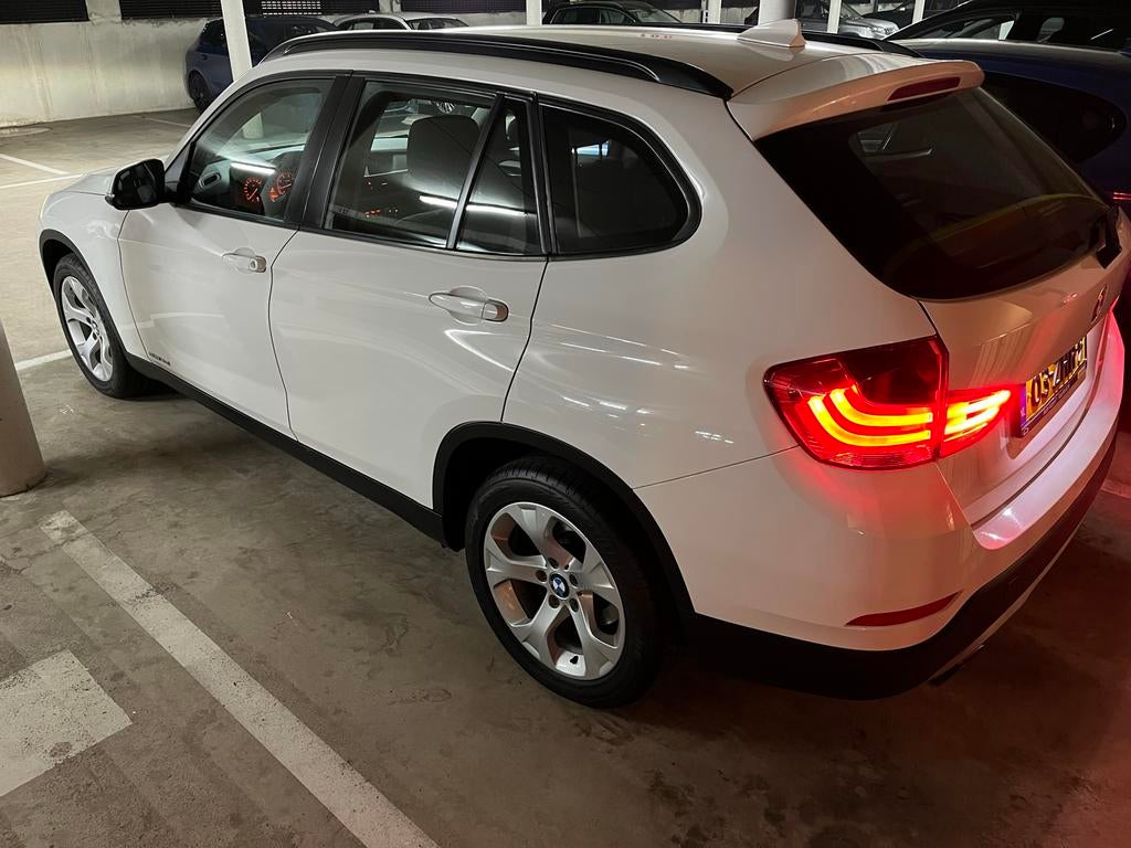 BMW X1 20I Xdrive 2012 Wit, Auto's, Euro 5, Achterwielaandrijving, 1800 kg, Zwart