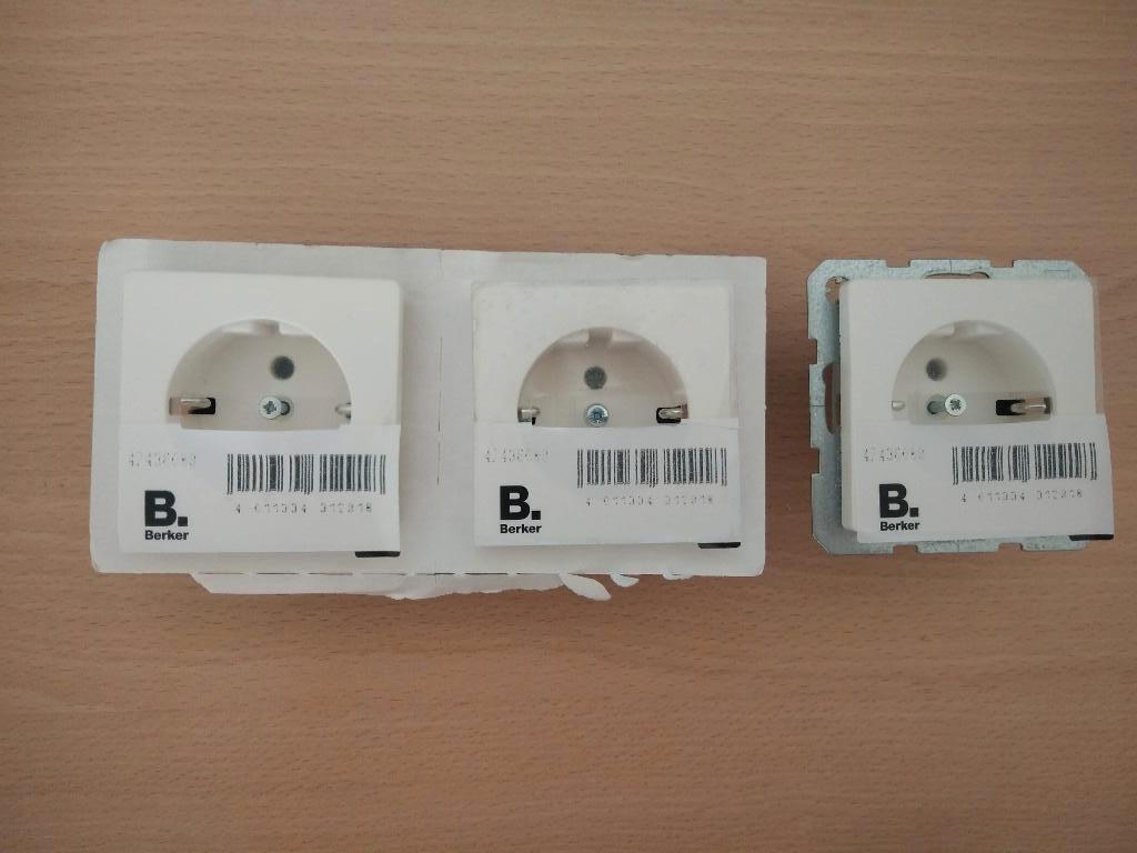 3x Berker 47438089 stopcontact NIEUW, Doe-het-zelf en Verbouw, Elektra en Kabels, Ophalen of Verzenden, Nieuw, Stopcontact