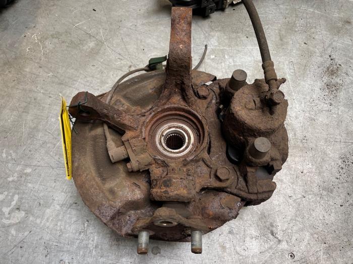 Fusee links-voor van een Toyota Avensis, Gebruikt, -, -, Ophalen of Verzenden