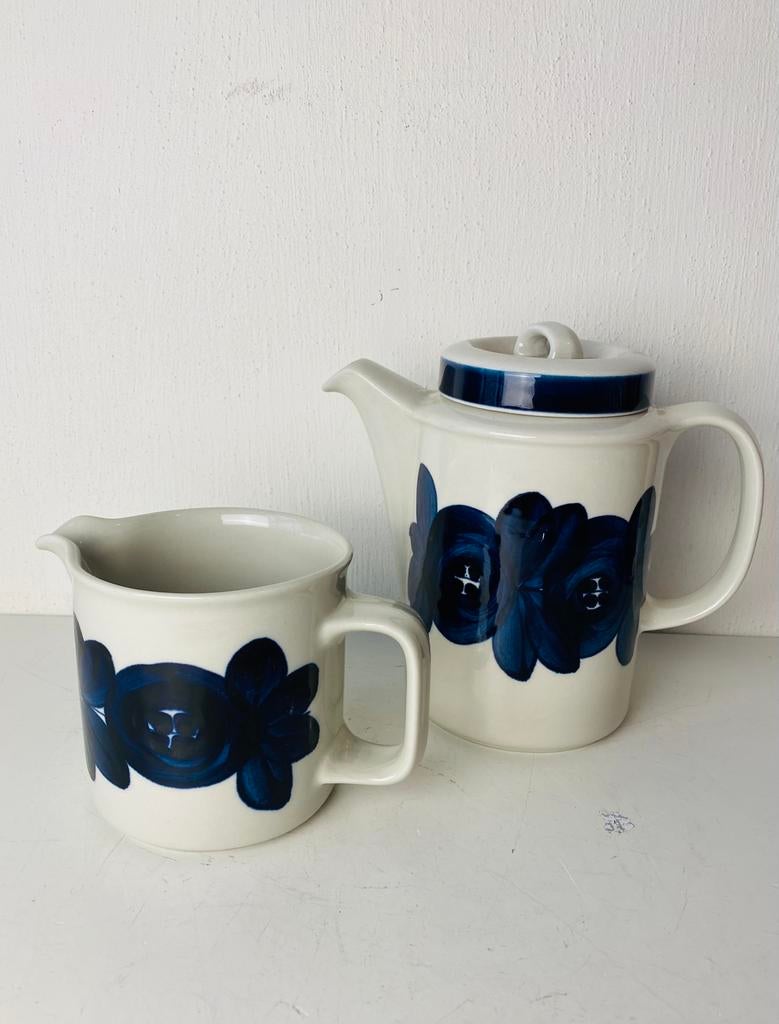 Arabia Finland koffiepot en kan , Rosmarin blauw