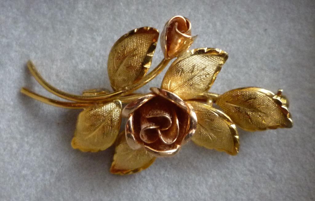 919 gouden broche van ontwerper teka, 4 tot 7 cm, Verzenden, Nieuw, Goud