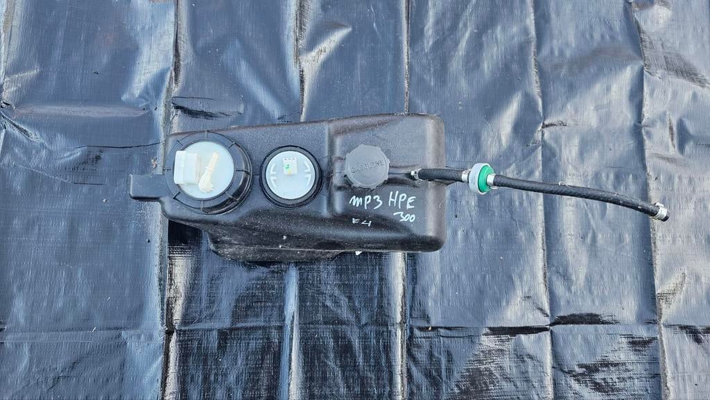 Benzine tank met pomp en sensor Piaggio mp3 hpe 300cc, Motoren, Ophalen of Verzenden