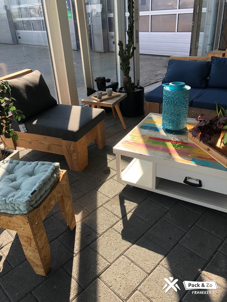 Stoere salontafel met kleurrijk blad – Showroommodel, Huis en Inrichting, Tafels | Salontafels, Zo goed als nieuw, Minder dan 50 cm