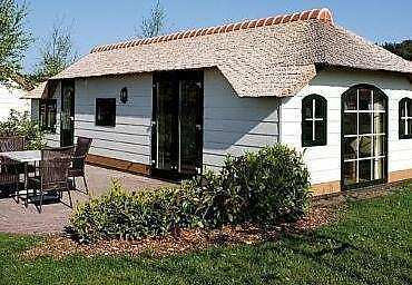 Terschelling nieuwe vakantiehuisjes verhuur, Vakantie, Waddeneilanden, Chalet, Bungalow of Caravan, 4 personen, Aan zee