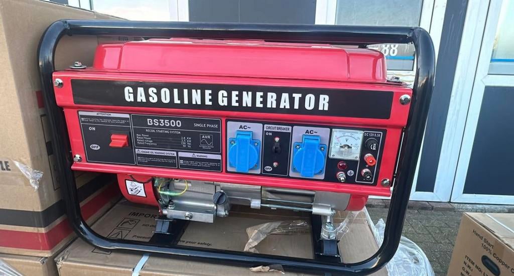 Gasoline Generator, Doe-het-zelf en Verbouw, Aggregaten, Zo goed als nieuw, Benzine, Minder dan 5 kVA, Ophalen