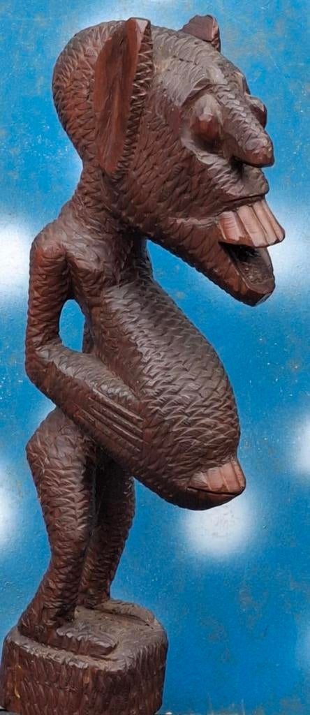MAKONDE SHETANI sculptuur. Houtsnijwerk.  34 cm. * Zie tekst, Ophalen