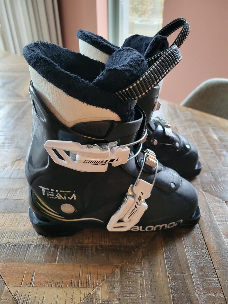 Kinder skischoenen maat 18-19,5 (240mm) Salomon Team 2, Sport en Fitness, Skiën en Langlaufen, Gebruikt, Schoenen, Minder dan 100 cm