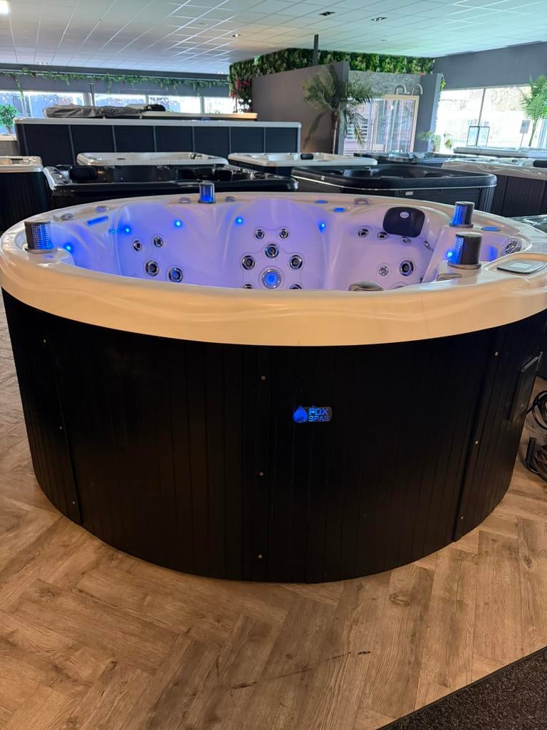 Foto 3 van Jacuzzi Spa Fox Cosmo 230cm Rond – Balboa – Plug & Play 220V