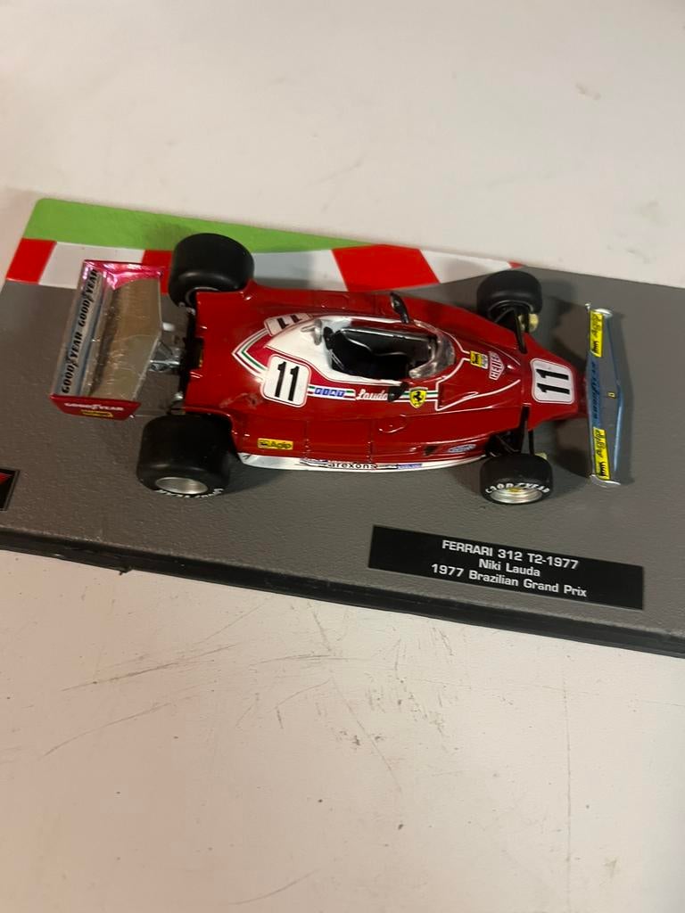 Zeldzaam 1977 - Ferrari 312T2 - Niki Lauda - Braziliaanse GP, Ophalen of Verzenden, Zo goed als nieuw, Auto, Overige merken
