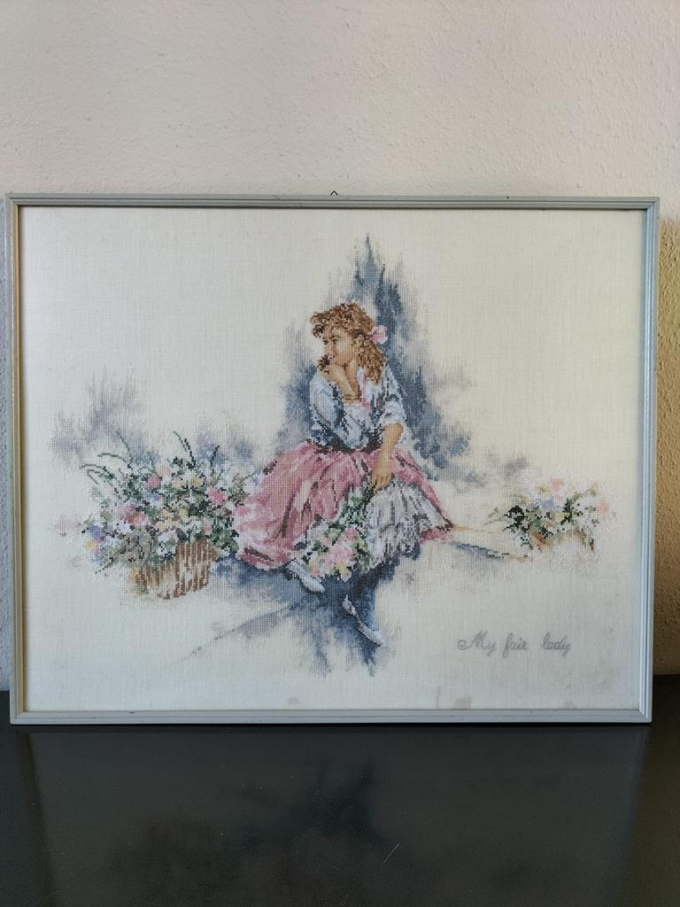 Groot schilderij met fijn borduursel, My Fair lady tafereel, Huis en Inrichting, Ophalen of Verzenden, Zo goed als nieuw, Schilderij