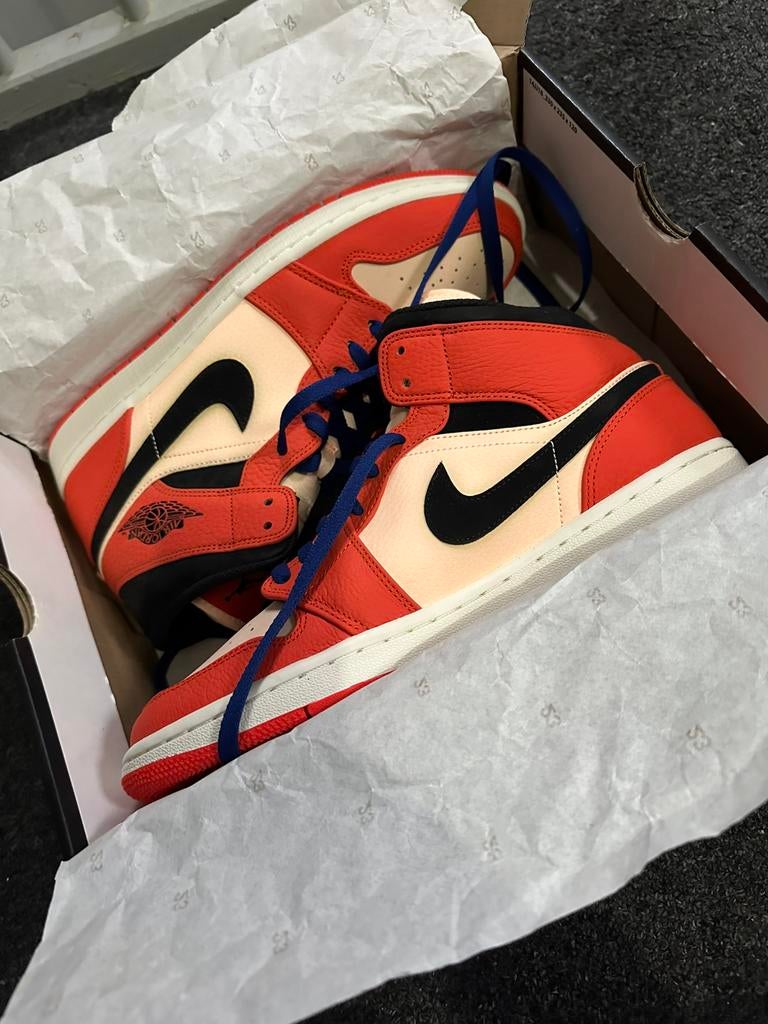 Jordan air 1 mid se orange black crimson tint, Zwart, Ophalen of Verzenden, Sneakers of Gympen, Zo goed als nieuw