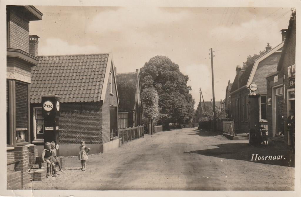 Hoornaar fotokaart uitgave mercurius 1942 esso benzinepomp, Verzamelen, Ansichtkaarten | Nederland, Ophalen of Verzenden, 1940 tot 1960
