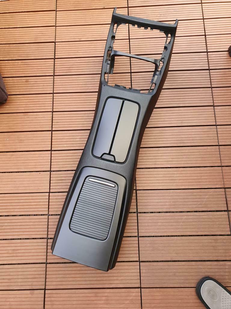 ZEER NETTE ACHTERCONSOLE MET BEKERHOUDER BMW M3 E92 E93 LCI, Auto-onderdelen, Dashboard en Schakelaars, Ophalen of Verzenden, BMW