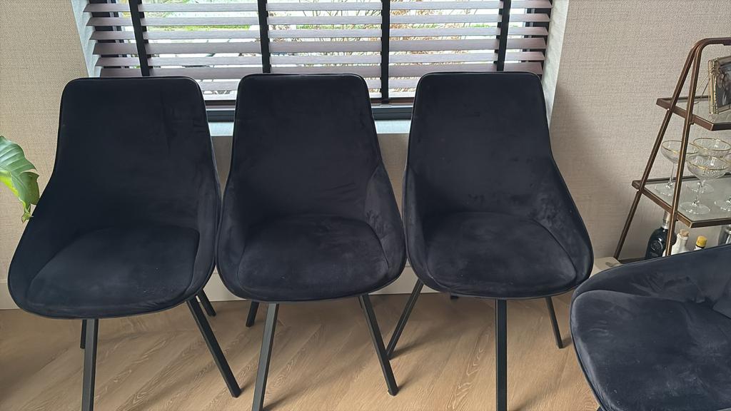 By-Boo Beau Draaibare zwarte velvet eetkamerstoelen, Drie, Zwart, Ophalen of Verzenden, Zo goed als nieuw