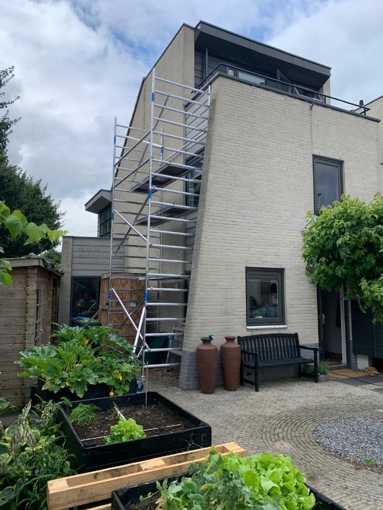 steiger huren aluminium (tot 12 meter hoogte), Ophalen of Verzenden, Gebruikt, Gevelsteiger, 5 meter of hoger