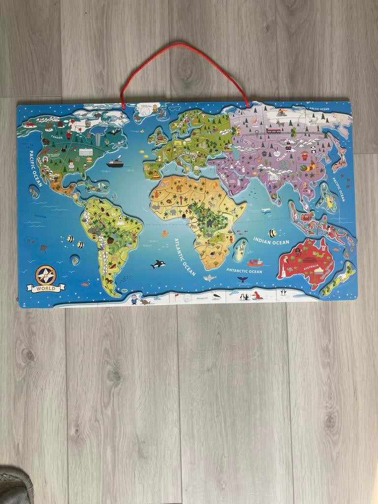 Houten wereldkaart puzzel, Ophalen, Meer dan 50 stukjes, Zo goed als nieuw, Van hout