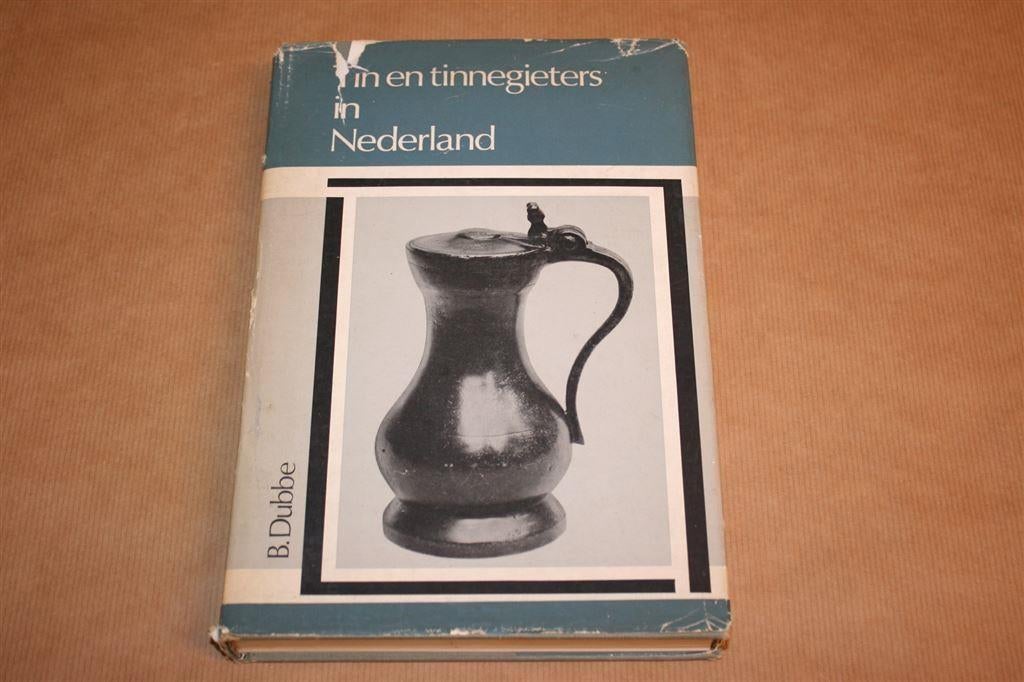 Boek - Tin en Tinnegieters in Nederland, Antiek en Kunst, Antiek | Tin, Ophalen of Verzenden