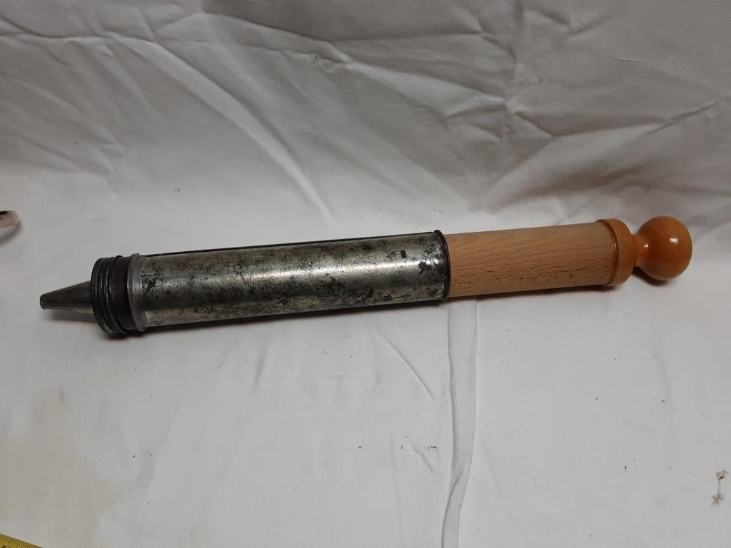 Oude Slagroomspuit met Houten Handvat, Antiek en Kunst, Antiek | Keukenbenodigdheden, Ophalen of Verzenden