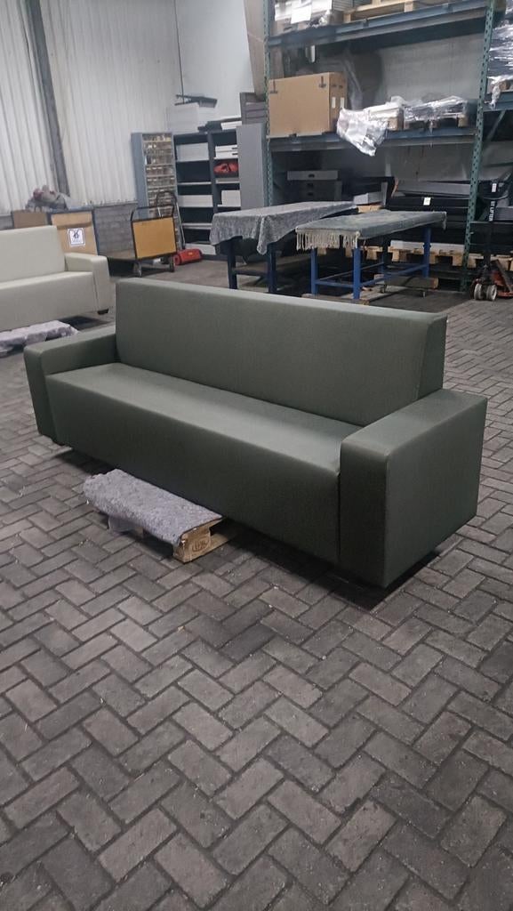 Strakke, comfortabele 4-5 zits bank, Ophalen, R, 75 tot 100 cm, Zo goed als nieuw