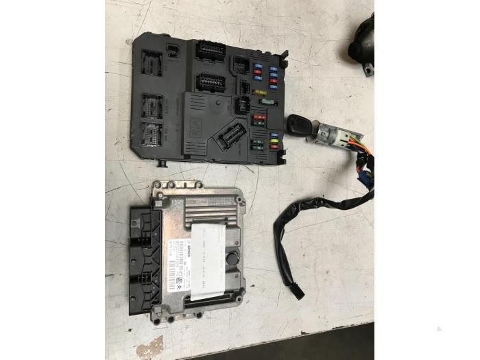 Computer Motormanagement van een Peugeot 206 PLUS, Gebruikt, -, -, Ophalen of Verzenden