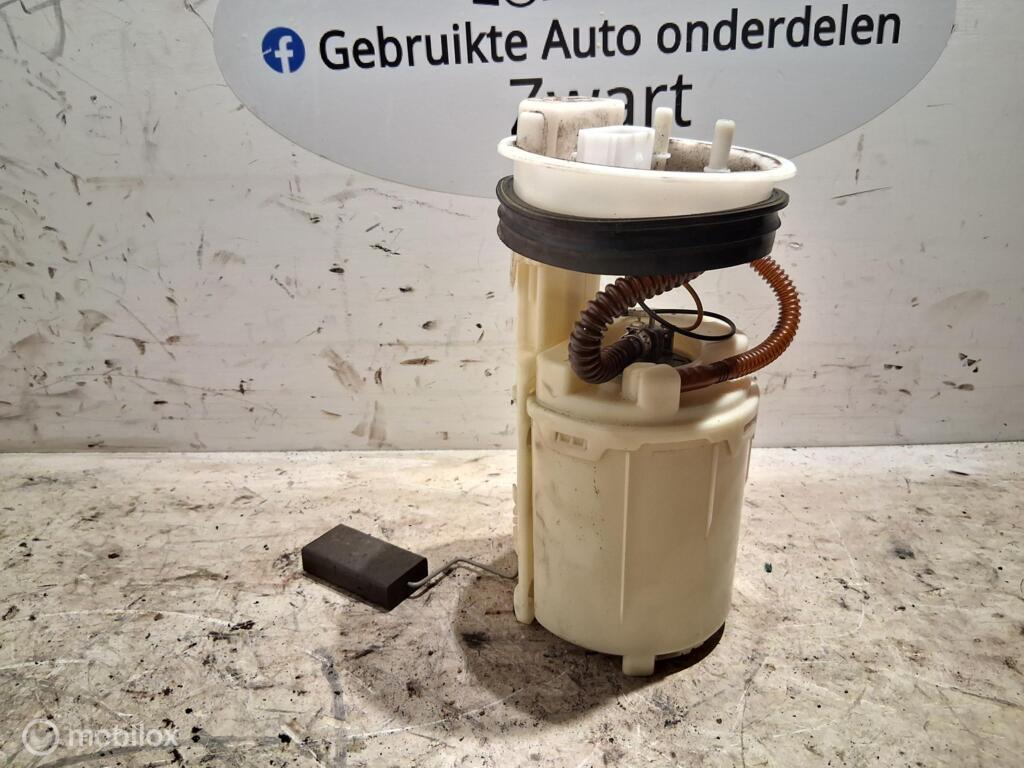 Brandstofpomp VW Bora 1.6-16V ('98-'06) 1J0919051H, Auto-onderdelen, Brandstofsystemen, Gebruikt, Volkswagen, Ophalen of Verzenden